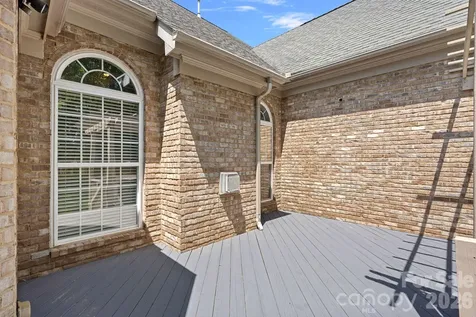 11215 Warfield Avenue Huntersville NC 28078