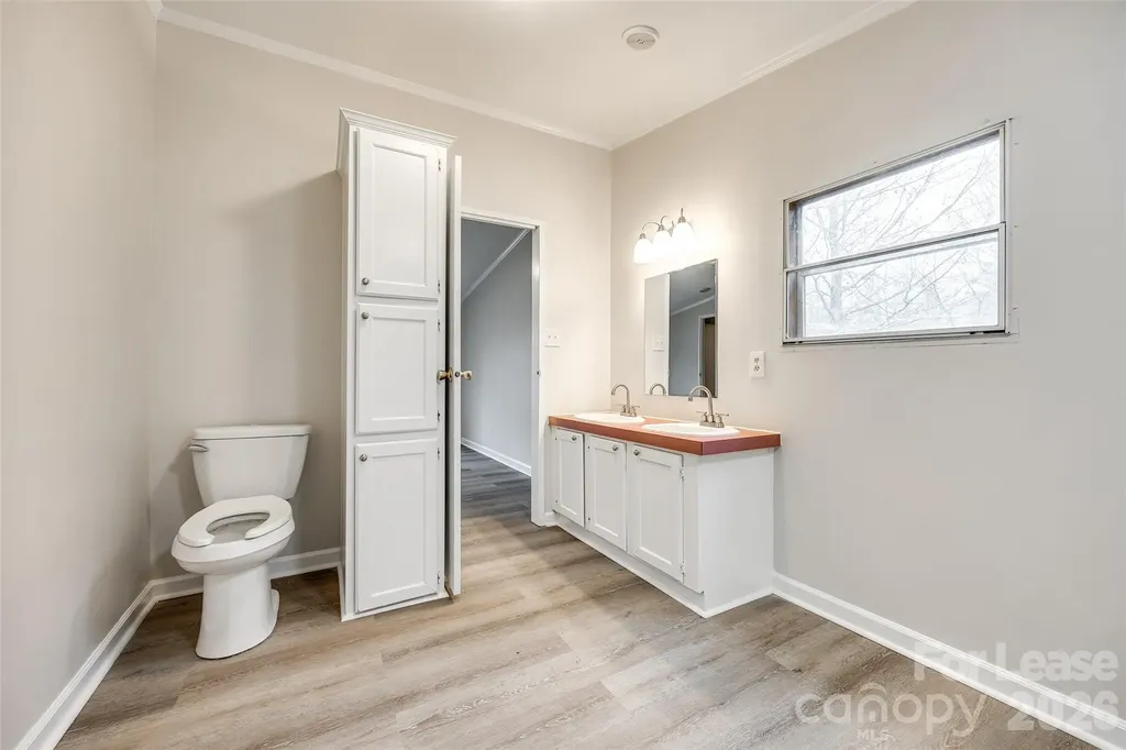 128 Summerglen Drive Gastonia NC 28056