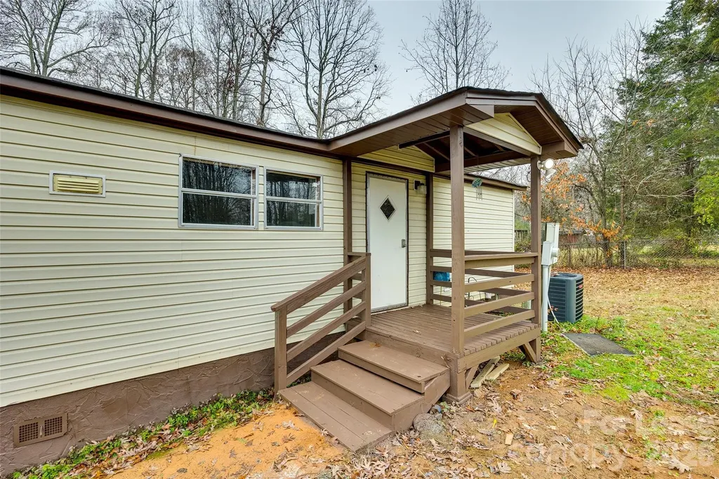 128 Summerglen Drive Gastonia NC 28056