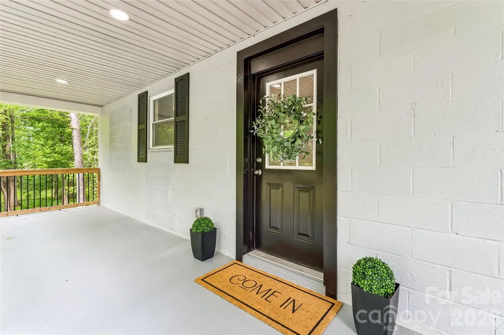 1014 N Mountain Street Cherryville NC 28021