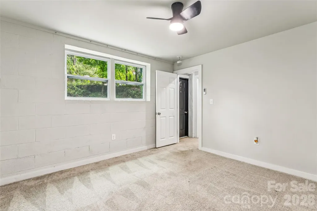 1014 N Mountain Street Cherryville NC 28021