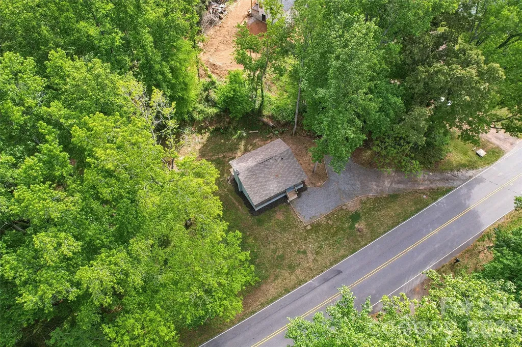 1014 N Mountain Street Cherryville NC 28021