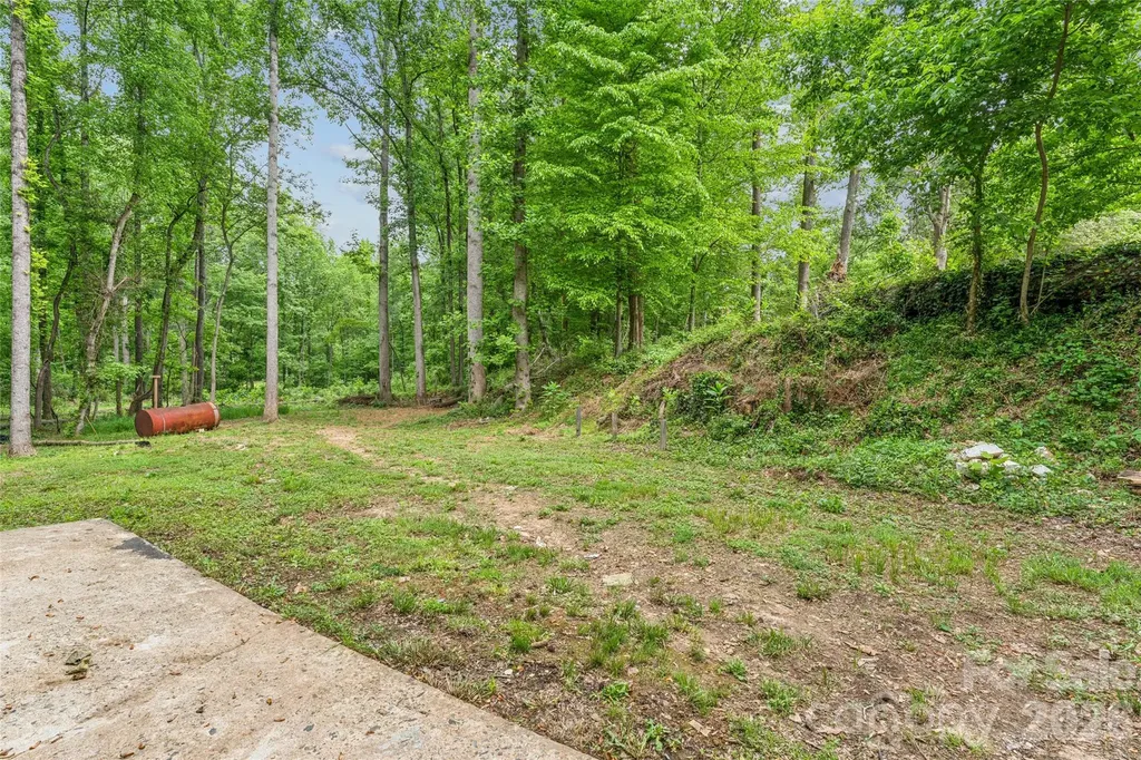1014 N Mountain Street Cherryville NC 28021