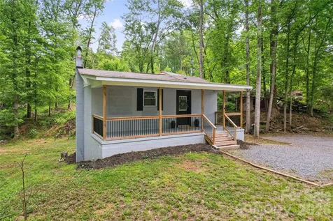 1014 N Mountain Street Cherryville NC 28021