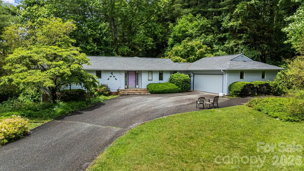 11 Beaumont Drive Hendersonville NC 28739