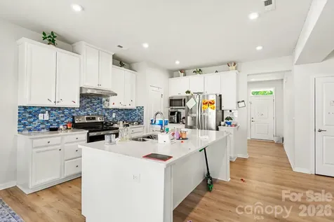 3243 Streamside Drive Davidson NC 28036