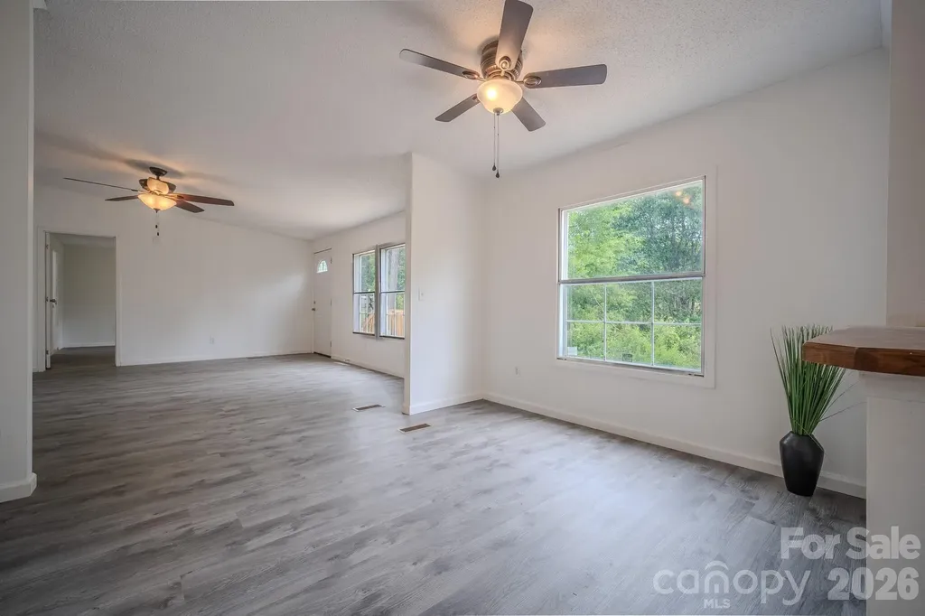 2932 23rd Avenue NE Hickory NC 28601