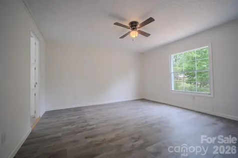 2932 23rd Avenue NE Hickory NC 28601