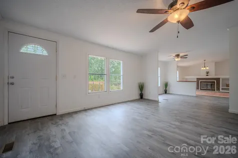 2932 23rd Avenue NE Hickory NC 28601