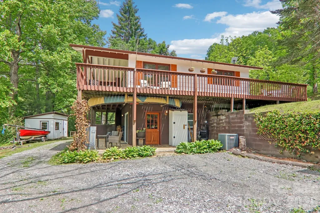 34 Lindsey Hill Lane Zirconia NC 28790