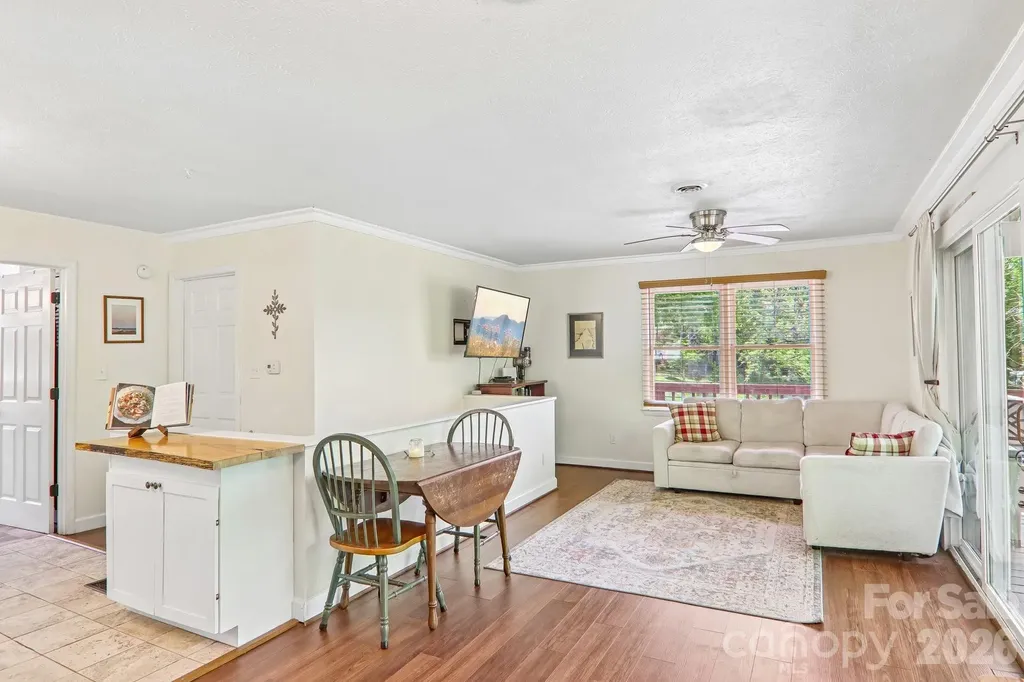 34 Lindsey Hill Lane Zirconia NC 28790