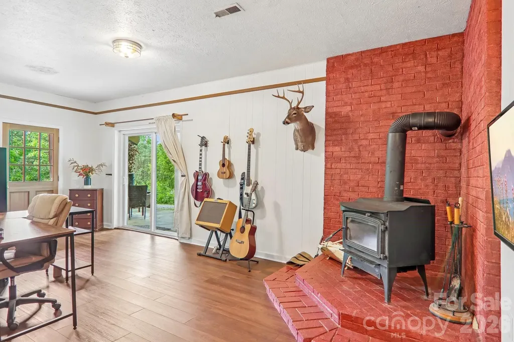 34 Lindsey Hill Lane Zirconia NC 28790