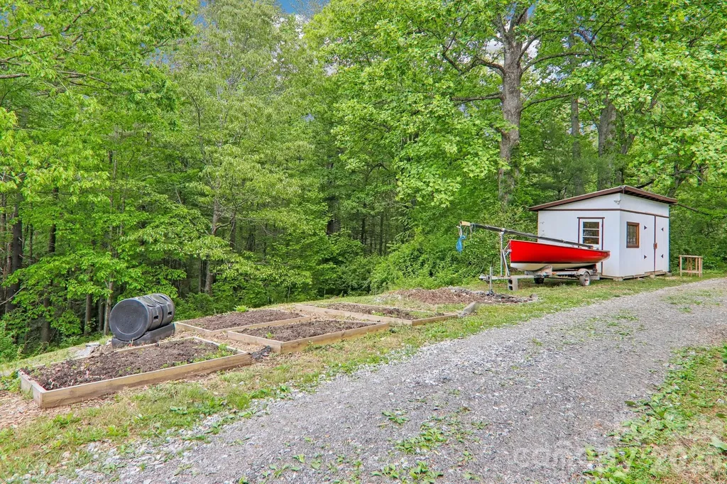 34 Lindsey Hill Lane Zirconia NC 28790