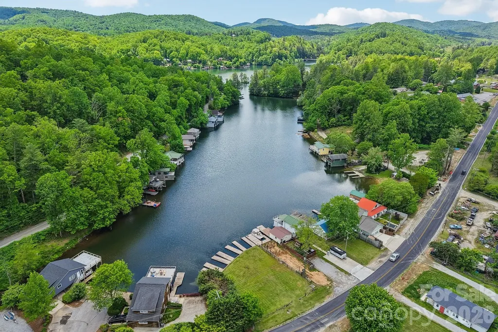 34 Lindsey Hill Lane Zirconia NC 28790
