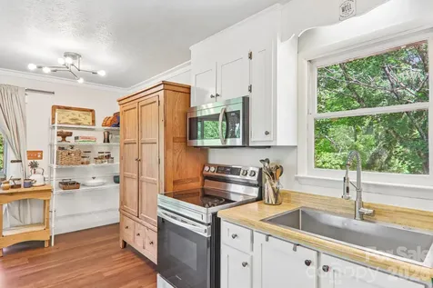 34 Lindsey Hill Lane Zirconia NC 28790