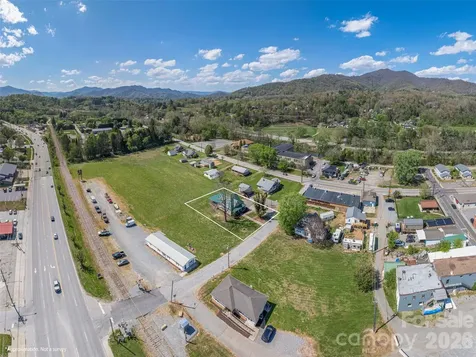 274 Charles Street Clyde NC 28721