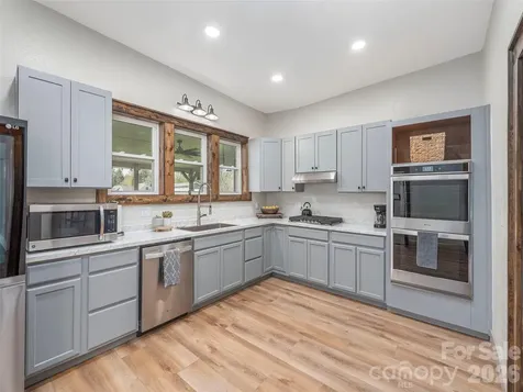 274 Charles Street Clyde NC 28721
