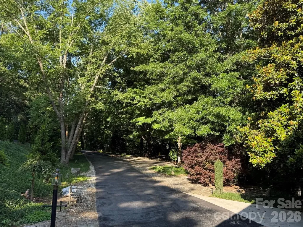153 Skyview Circle Asheville NC 28804