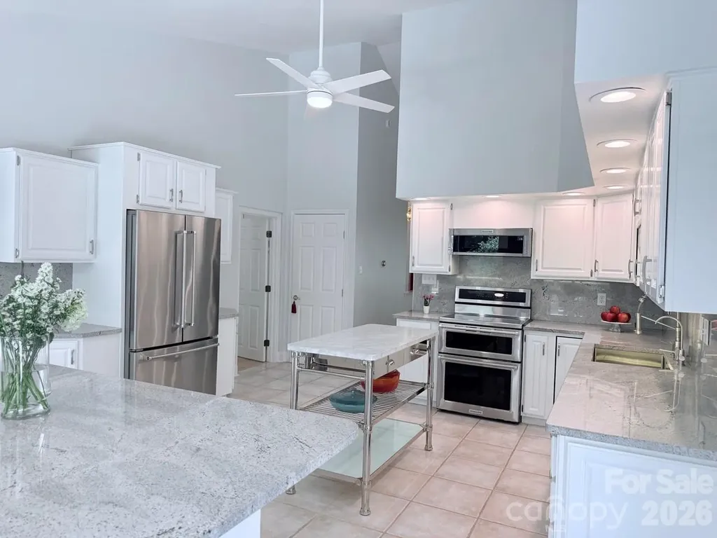 153 Skyview Circle Asheville NC 28804