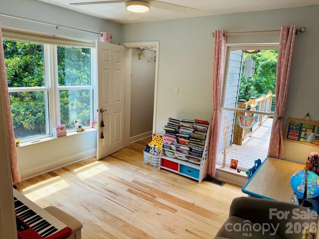 153 Skyview Circle Asheville NC 28804