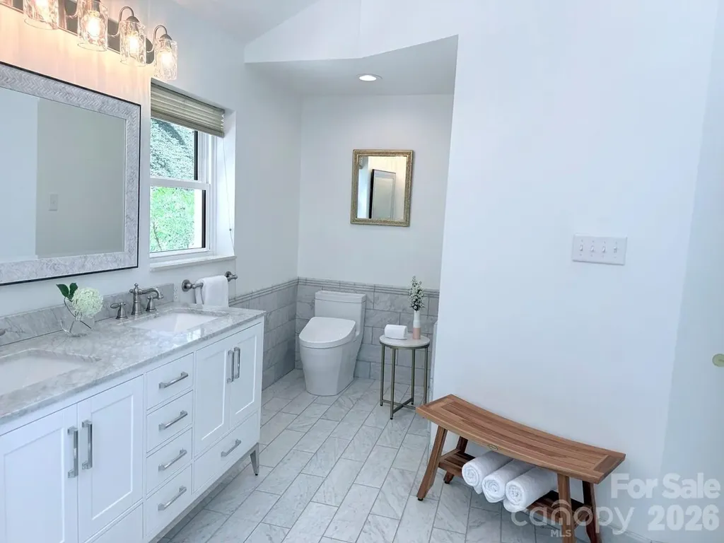 153 Skyview Circle Asheville NC 28804
