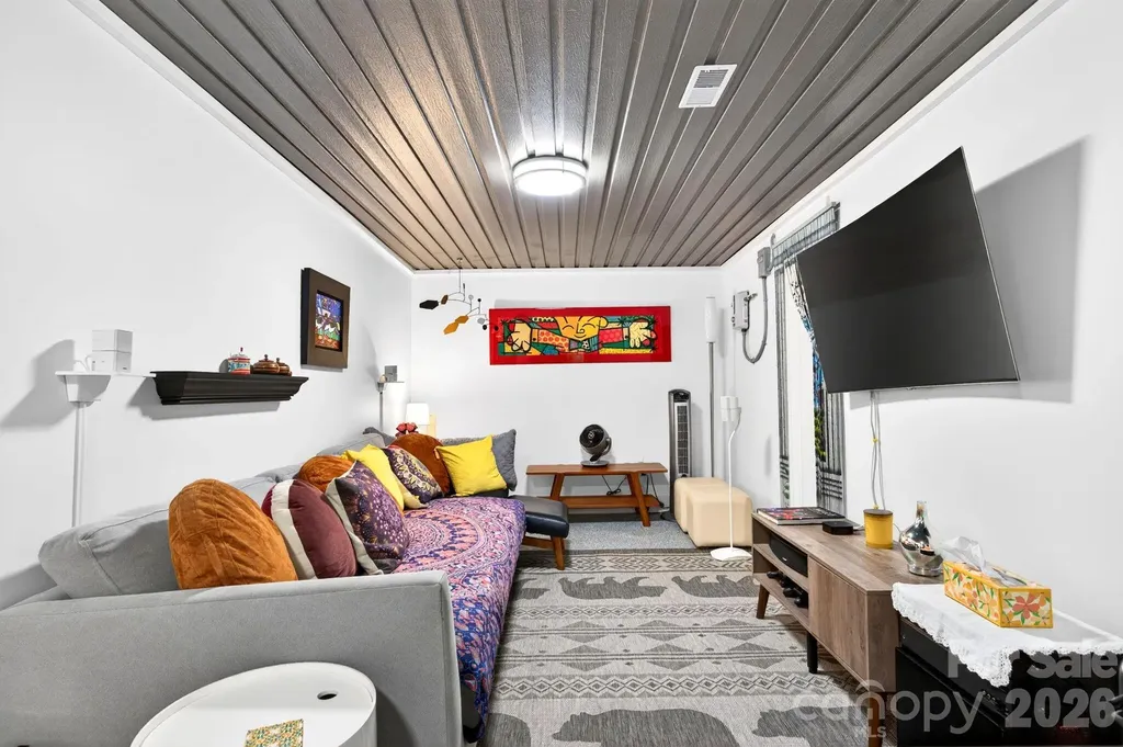 153 Skyview Circle Asheville NC 28804