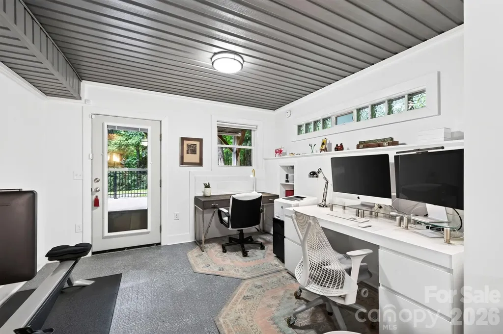 153 Skyview Circle Asheville NC 28804