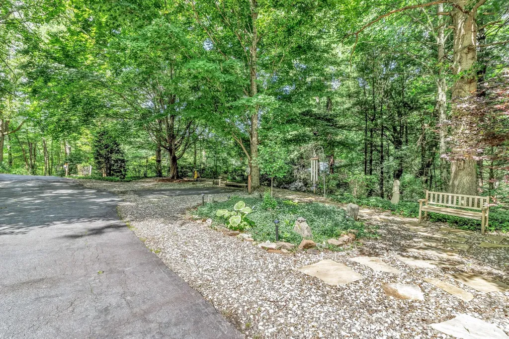 153 Skyview Circle Asheville NC 28804