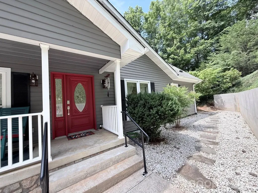 153 Skyview Circle Asheville NC 28804