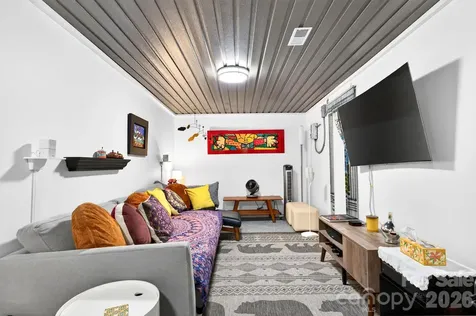 153 Skyview Circle Asheville NC 28804