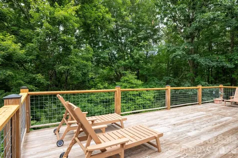153 Skyview Circle Asheville NC 28804