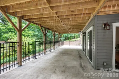 153 Skyview Circle Asheville NC 28804