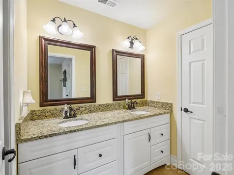65 Horizon Way Alexander NC 28701