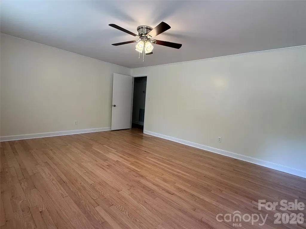2012 N Deal Avenue Newton NC 28658