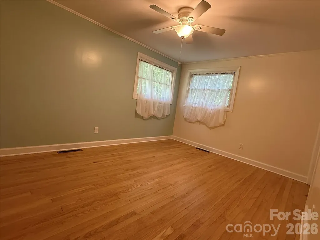 2012 N Deal Avenue Newton NC 28658
