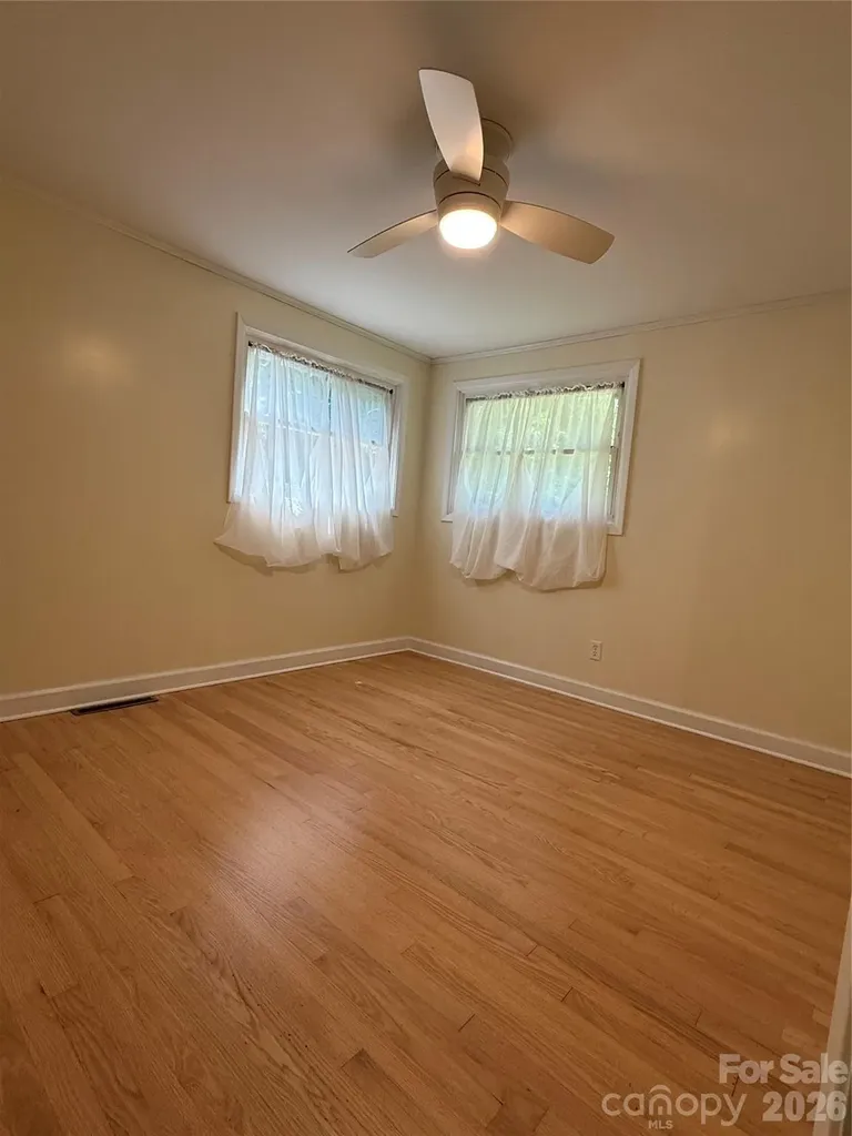 2012 N Deal Avenue Newton NC 28658