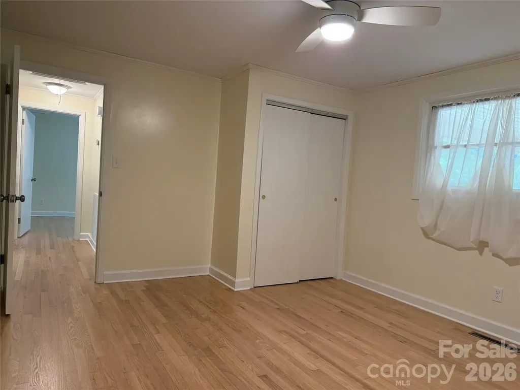 2012 N Deal Avenue Newton NC 28658