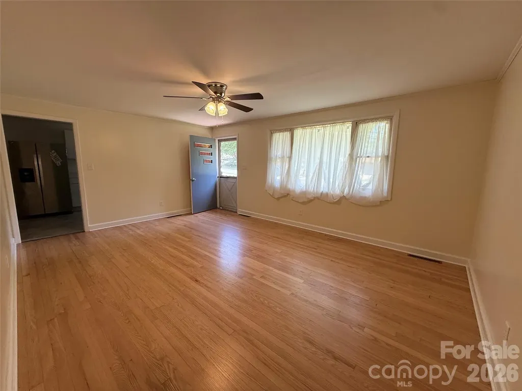 2012 N Deal Avenue Newton NC 28658