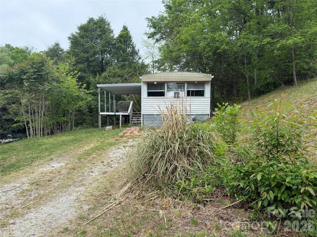 45 Overbrook Drive Saluda NC 28773