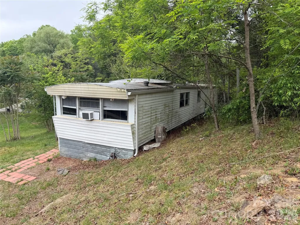 45 Overbrook Drive Saluda NC 28773