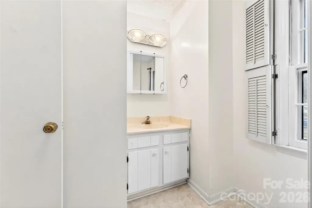 621 Winter Wood Drive Matthews NC 28105