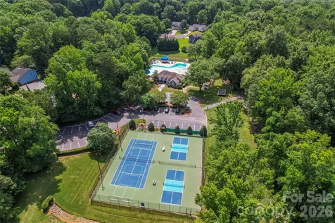 4113 Hallam Court Charlotte NC 28269