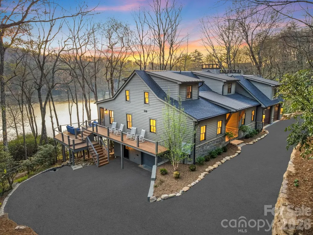 95 Cardinal Trace Lake Toxaway NC 28747