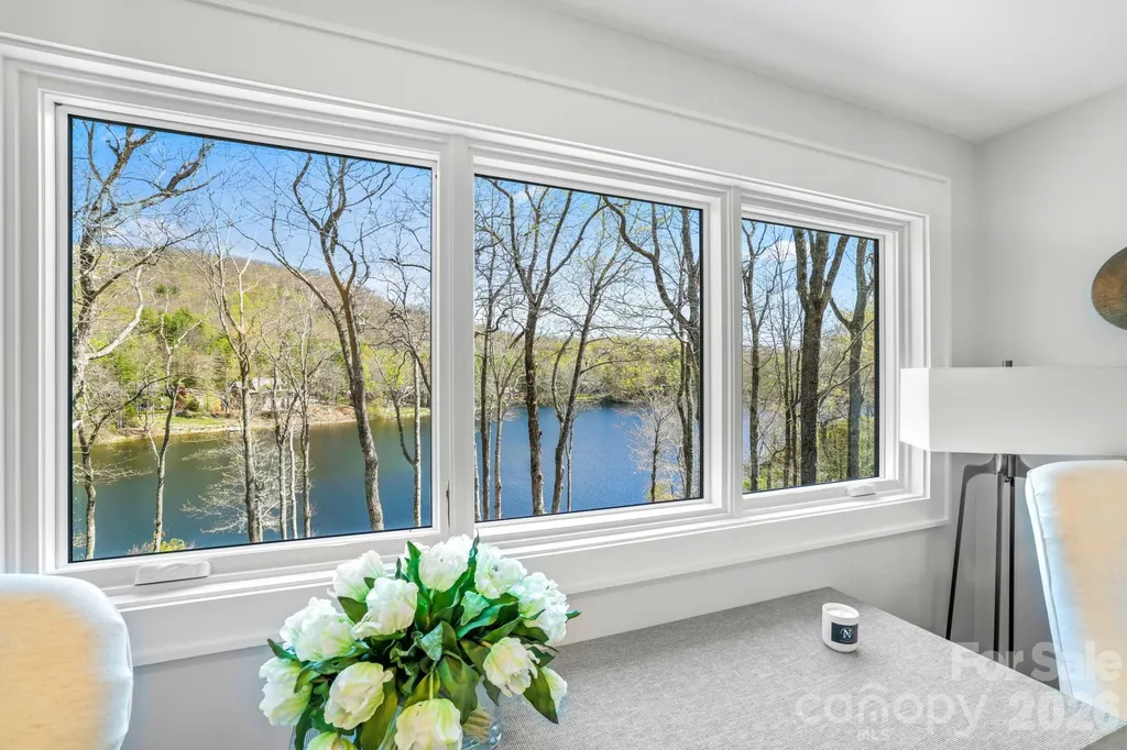 95 Cardinal Trace Lake Toxaway NC 28747