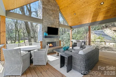 95 Cardinal Trace Lake Toxaway NC 28747