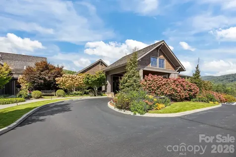 95 Cardinal Trace Lake Toxaway NC 28747