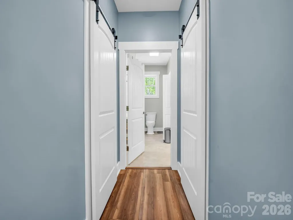 565 Pinewood Knoll Drive Hendersonville NC 28739