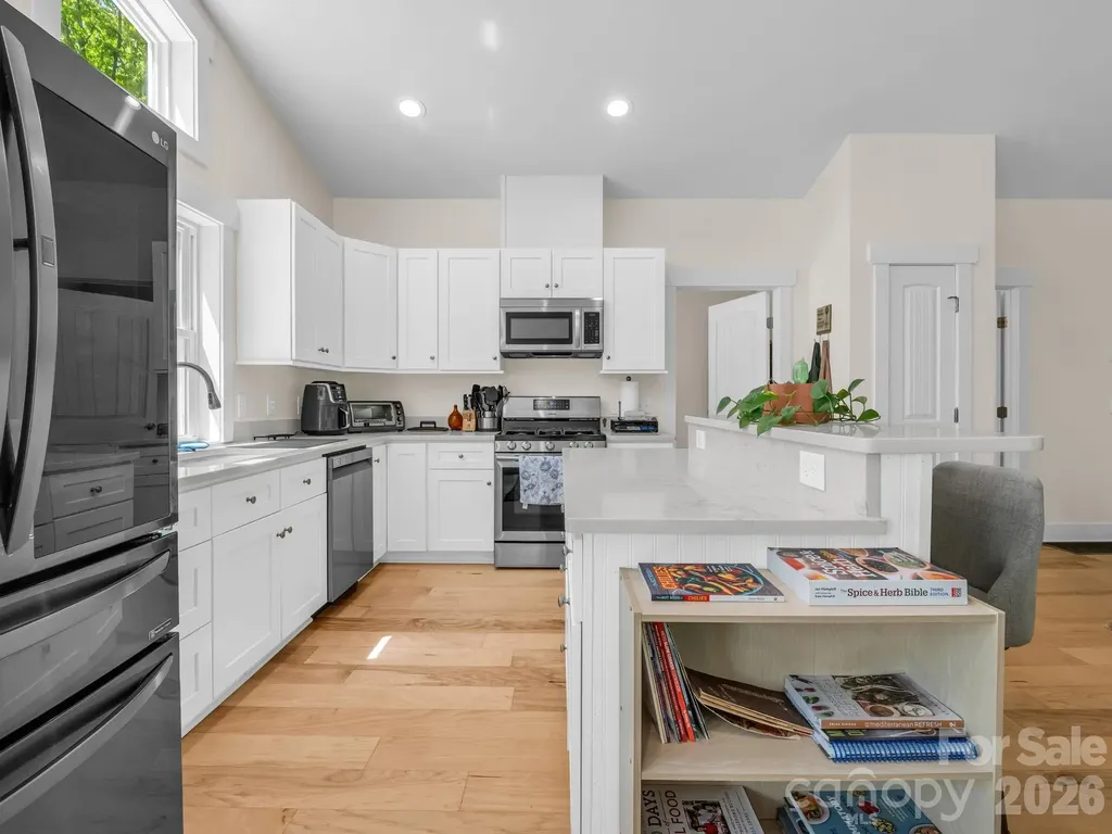 565 Pinewood Knoll Drive Hendersonville NC 28739