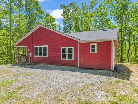 565 Pinewood Knoll Drive Hendersonville NC 28739
