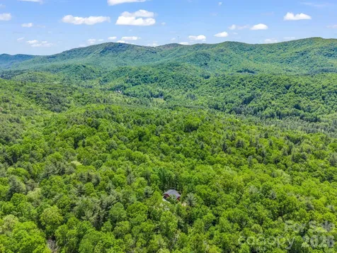 565 Pinewood Knoll Drive Hendersonville NC 28739